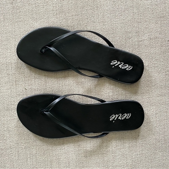 aerie Shoes - NWOT Aerie Women's Black Sandals